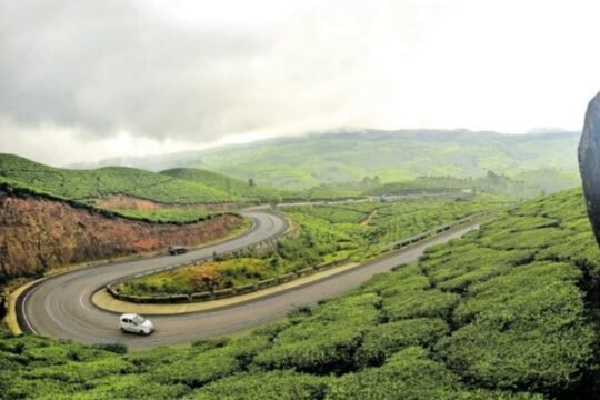 How to reach Munnar