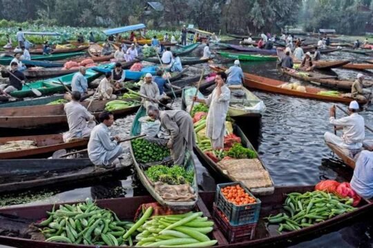 Shopping in Kashmir
