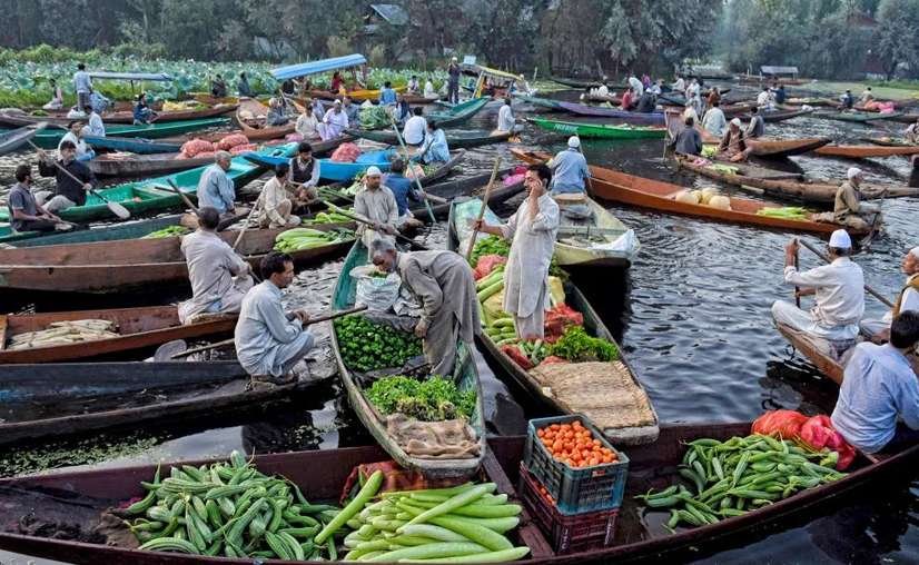 Shopping in Kashmir