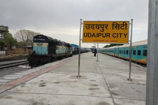 How to reach Udaipur