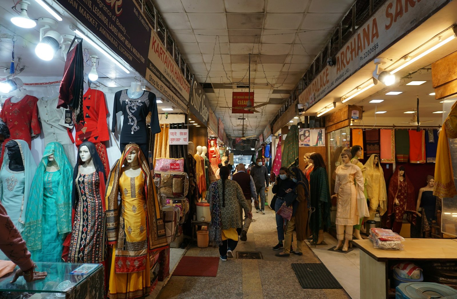Shopping Markets in Kashmir
