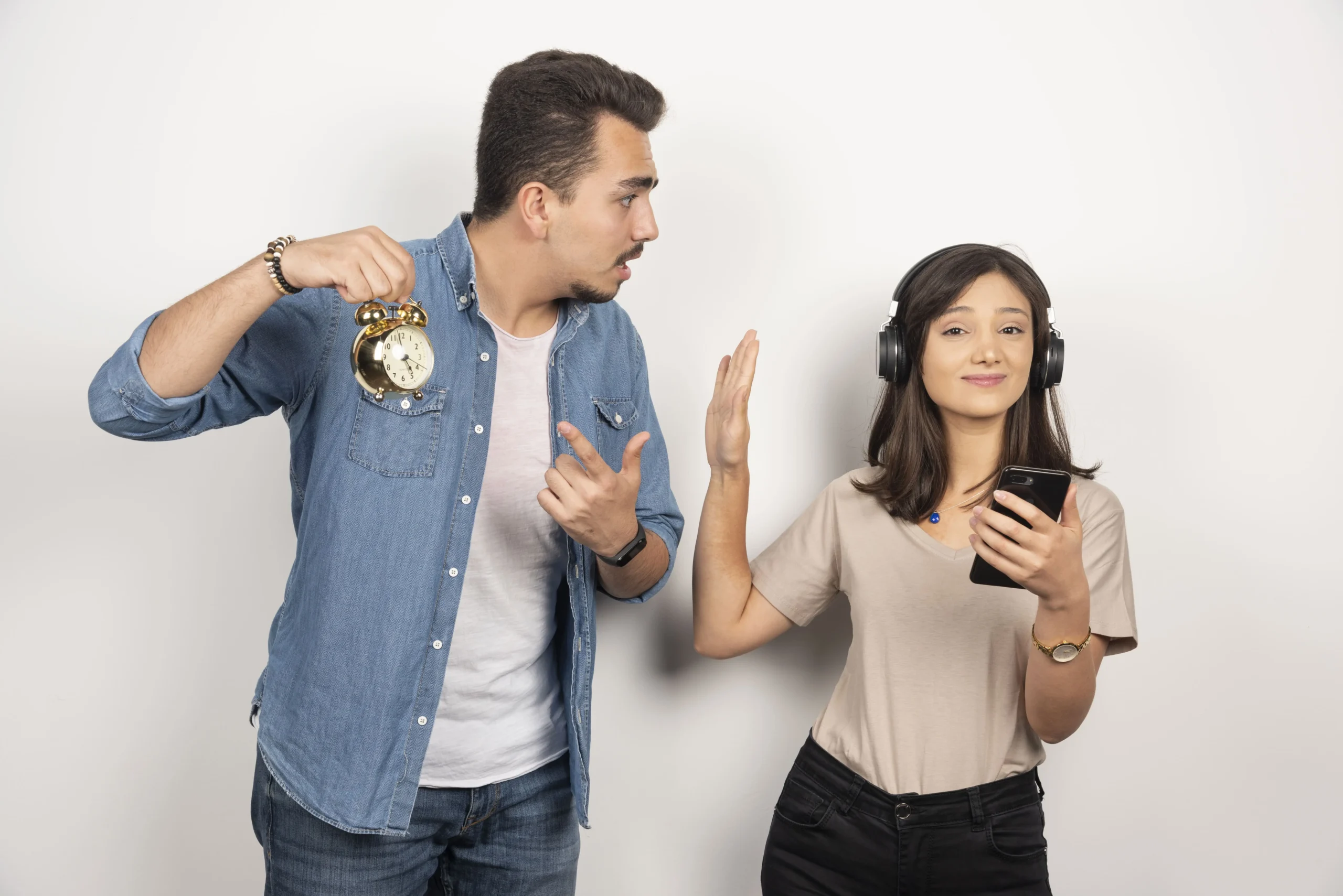 Signs Someone Secretly Dislikes You